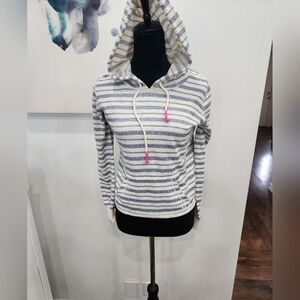 [ BILLABONG] WOMEN'S SIZE S, LONG SLEEVE  HOODED SWEATER W/ KANGAROO POCKET.